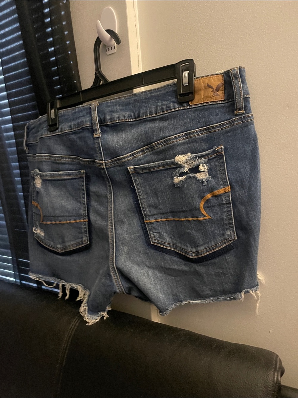 American Eagle Distressed Blue Denim Shorts HR Shortie Sz 16 NWT Super Stretch - Picture 7 of 13